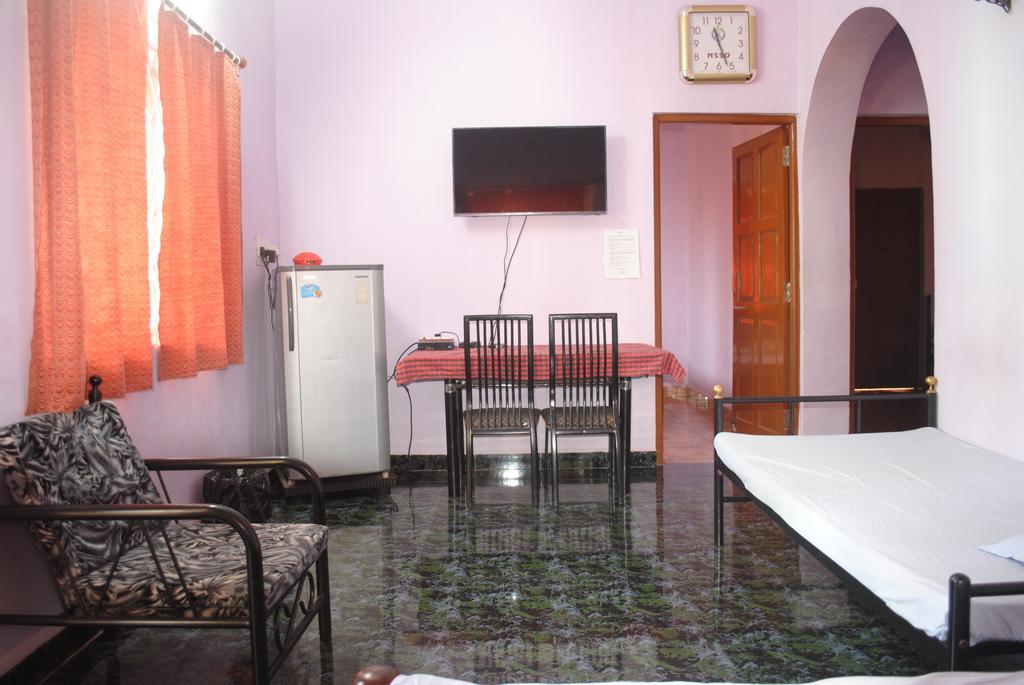 Joe And Marietta'S Guesthouse Calangute Zimmer foto