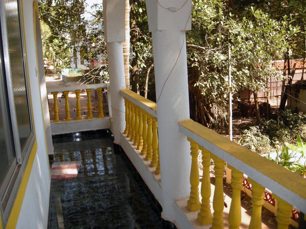 Joe And Marietta'S Guesthouse Calangute Zimmer foto