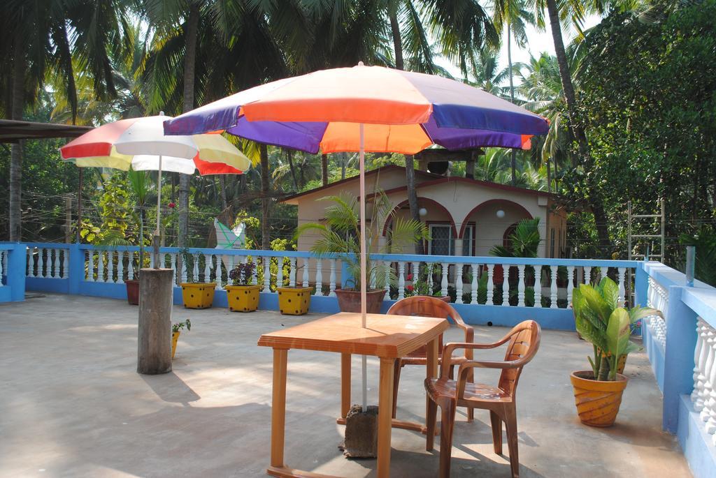 Joe And Marietta'S Guesthouse Calangute Exterior foto