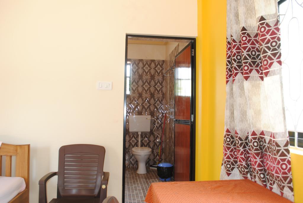Joe And Marietta'S Guesthouse Calangute Exterior foto